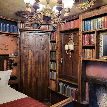 Hocus Pocus Tiny York