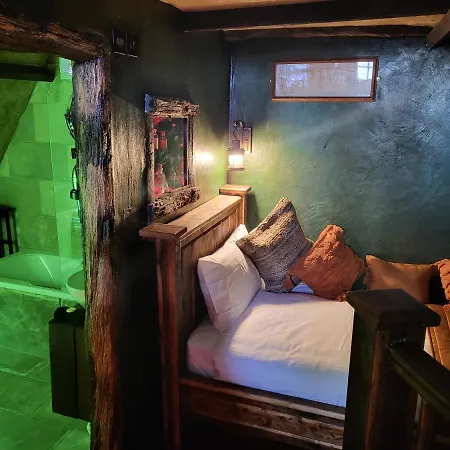 Hocus Pocus Tiny Homestay szállás *