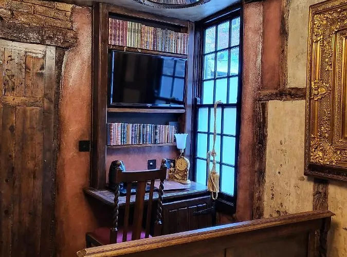 Hocus Pocus Tiny Holiday home York