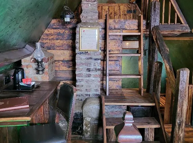 Hocus Pocus Tiny Homestay York