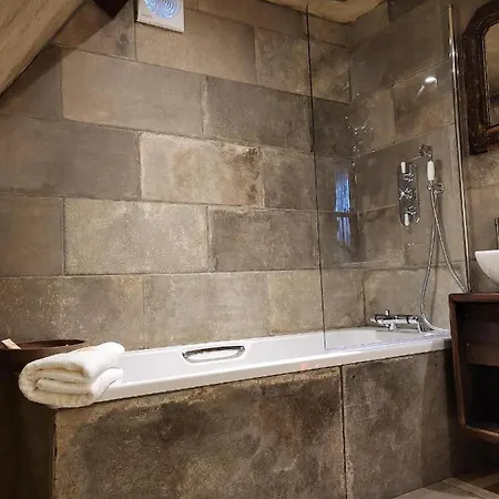 Hocus Pocus Tiny * York